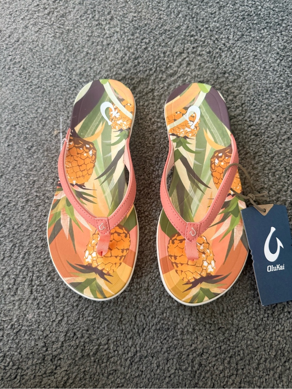 OluKai NEW Trendy Coral Strap Pineapple Print Flip Flop Cushioned Sandals